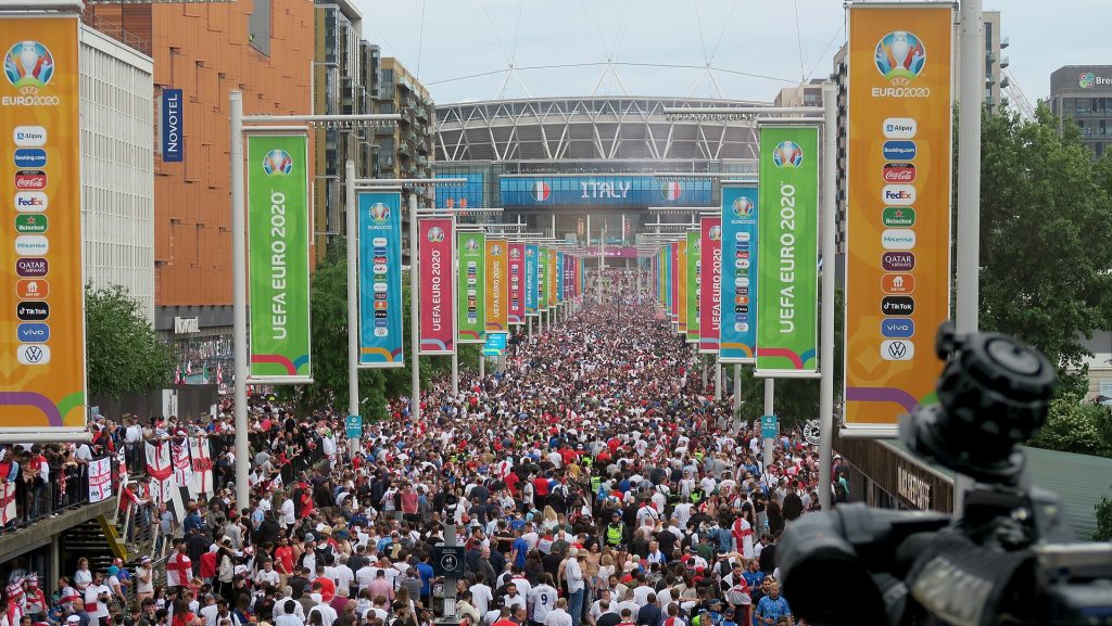 Wembley Stadium trước trận chung kết UEFA EURO